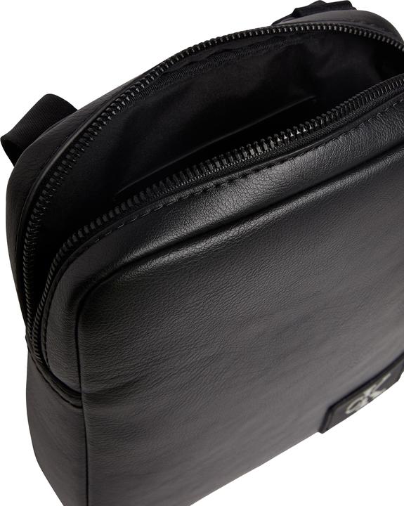 Actual product image Calvin Klein Mens Reporter18 with Label Crossovers, Black, One Size (51% RECYCLED POLYESTER, 49% POLYURETHANE)