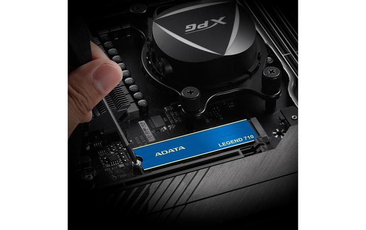Productafbeelding Adata SSD 2.0TB LEGEND 710 M.2 PCI3 M.2 2280 (2000 GB, M.2 2280)