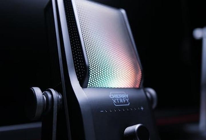 Actual product image CHERRY Ngale R