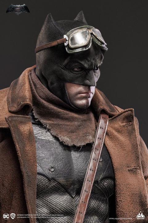 Produktbild Queen Studios DC Comics statuette 1/4 Knightmare Batman 53 cm