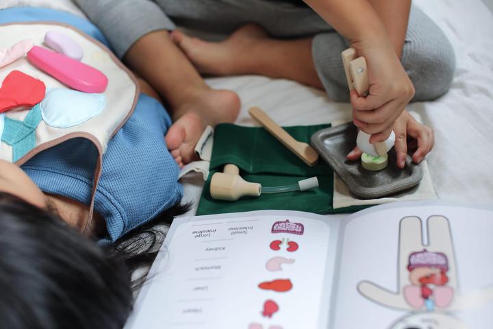 Produktbild Plantoys Chirurgen-Spielset