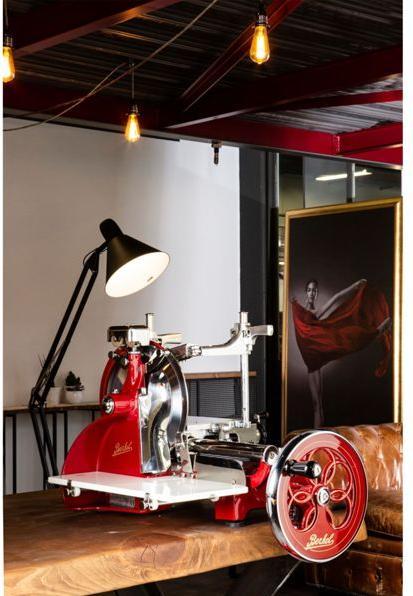 Actual product image Berkel Volano P15 red/gold slicer