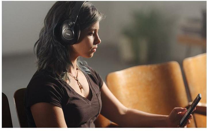 Produktbild AKG K371 (Keine Geräuschunterdrückung, Kabelgebunden)