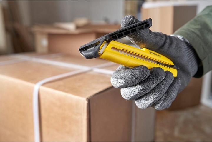 Actual product image Stanley Cutter 18mm with slider (Cutters)
