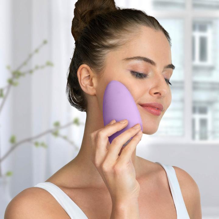 Actual product image Silk'n Bright Facial Brush - Purple FB1PE1U001