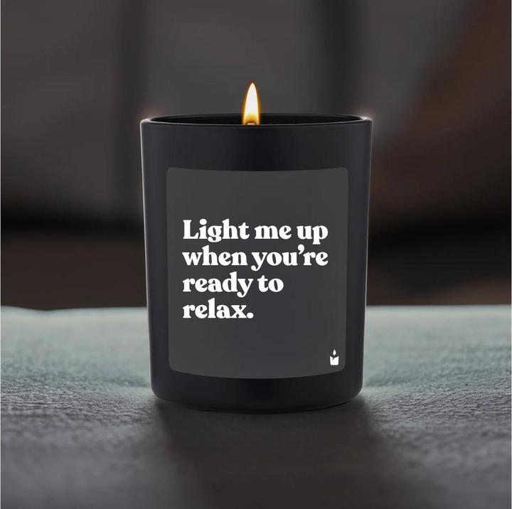 Productafbeelding Chatty Candles Geurkaars Flowery Light me up wanneer je klaar bent om te ontspannen.