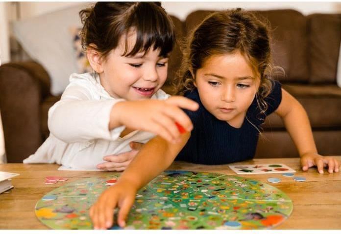 Produktbild Nathan 31548 Brettspiel Trivia (Französisch, 2 - 4 Spieler)