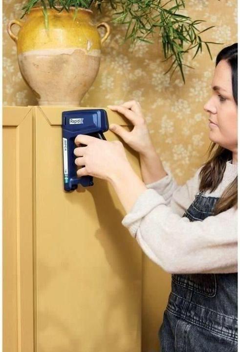 Actual product image Rapid RPC4 hand tacker