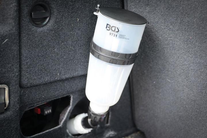 Actual product image BGS Multi Purpose Funnel for Urea (AUS 32) angled (56.30 cm, 1.10 l)