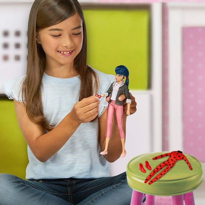 Produktbild Bandai Miraculous Puppe mit Bekleidung