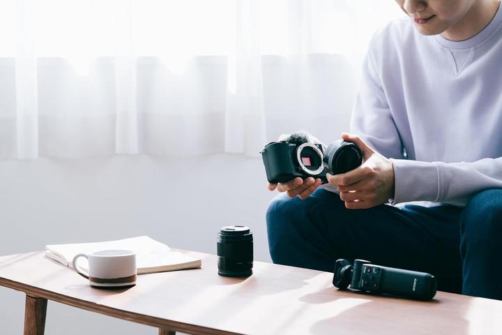 Image du produit Sony Alpha ZV-E10 (24 Mpx, APS-C / DX)