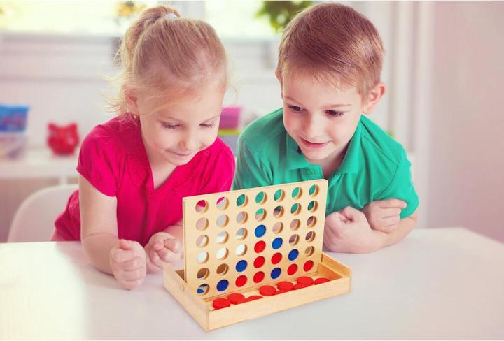 Produktbild small foot Vier in einer Reihe auf Reise (Deutsch)