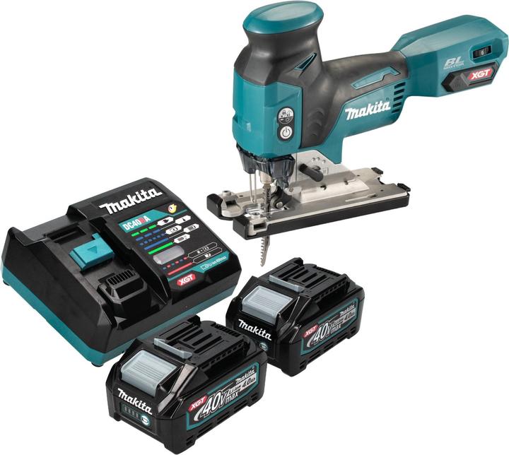 1x Makita JV 001 G Akku Stichsäge, 1x Spanreissschutz (415524-7), 1x Sechskantstiftschlüssel 4 mm (783202-0), 1x Stichsägeblatt B-10 Holz, Kunststoff (A-85628), 1x Stichsägeblatt B-22 Metall, Kunststoff (A-85737), 1x Stichsägeblatt BR-13 Holz (A-85793), 2x Makita BL 4040 40 V max. 4,0 Ah XGT Li-Ion Akku, 1x Makita DC 40 RA 40 V Schnell Ladegerät