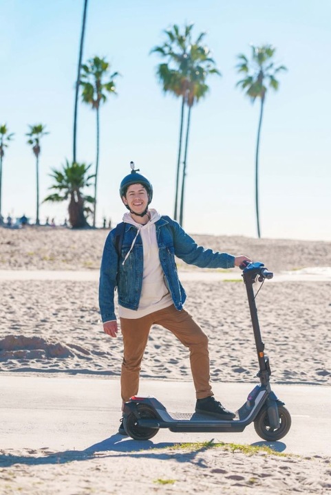 Actual product image Segway-Ninebot KickScooter P65D (20 km/h, 65 km, 500 W)