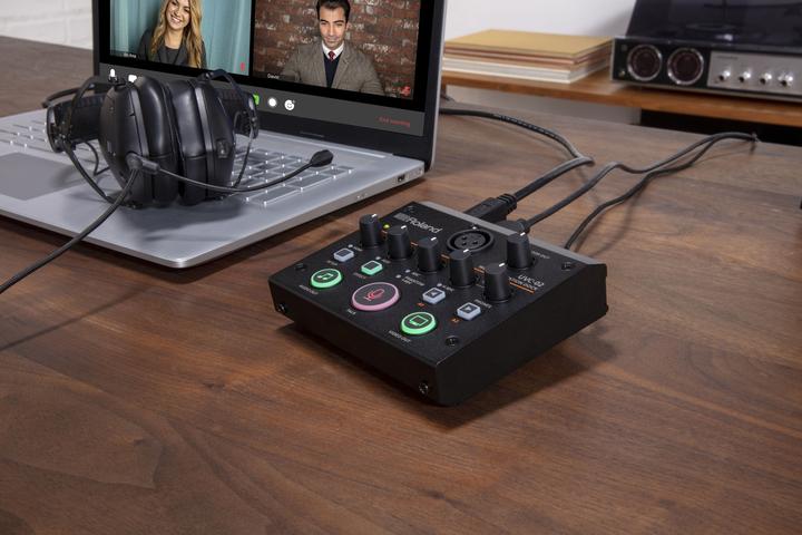 Produktbild Roland UVC-02 Web Presentation Dock