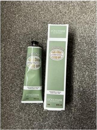 Actual product image L'Occitane Almond Delicious Hand Cream (150 ml)