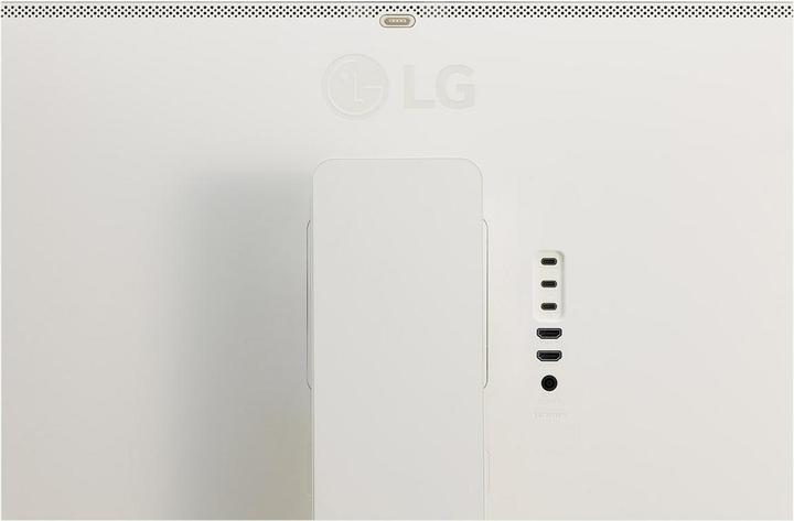 Produktbild LG SMART 32SR83U (3840 x 2160 Pixel, 31.50")