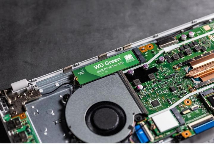 Actual product image WD Green SN3000 powered by SANDISK (2000 GB, M.2 2280)