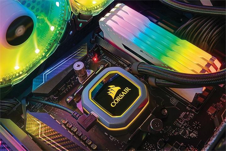 Productafbeelding Corsair Vengeance RGB Pro (2 x 16GB, 3200 MHz, DDR4 RAM, DIMM 288 pin)