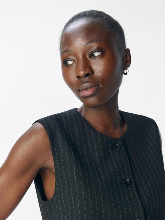 Actual product image Object Flügelärmel Weste (36)