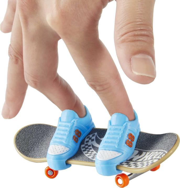 Actual product image Hot Wheels Skate Fingerboard + Shoe Asst