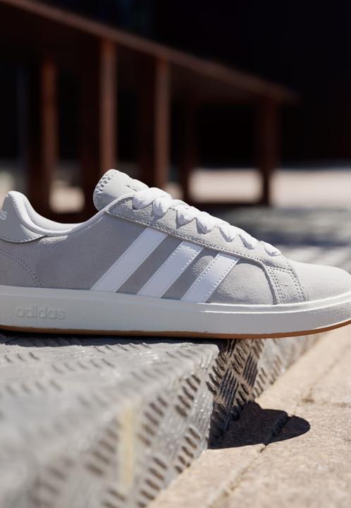 Image du produit Adidas Baskets GRAND COURT BASE 00s (44)