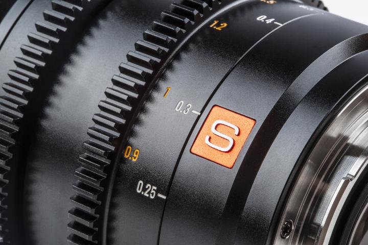 Actual product image Viltrox L-20mm T2.0 S Full Frame. Manual focus cine lens for Panasonic L mount, 20mm/T2.0 (L-Mount, full size)
