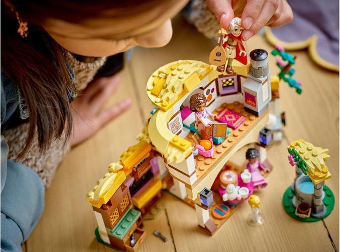 Productafbeelding LEGO Asha's huisje (43231, LEGO Disney)