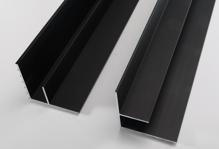 Actual product image Autarking Solar spoiler L-profile aluminium black (2 pieces) - 53cm (Solar connector)