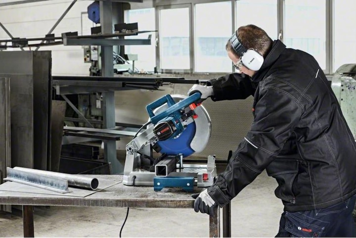 Image du produit Bosch Professional Scie à métaux GCD 12 JL