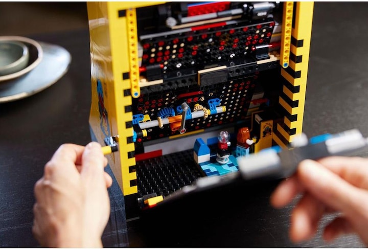 Actual product image LEGO PAC-MAN Arcade 10323 (10323, LEGO Icons, LEGO Rare Sets)