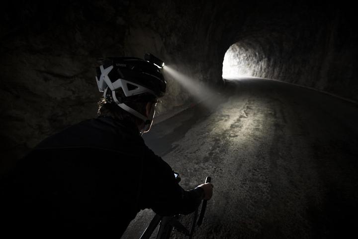 Immagine prodotto Garmin Varia UT 800 con porta casco (800 lm)