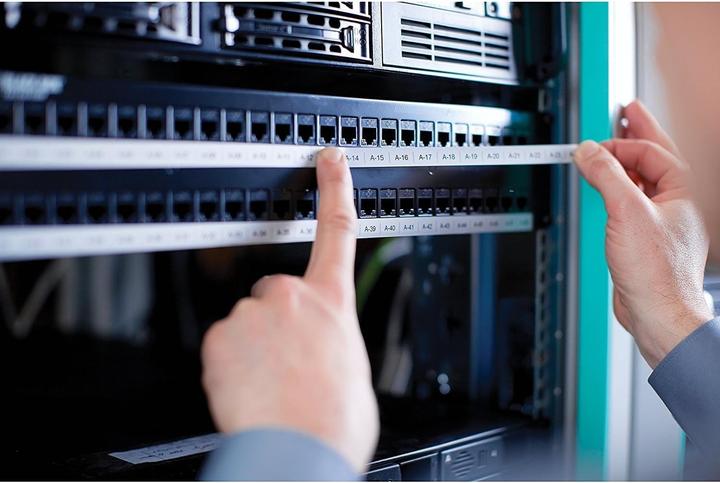 Actual product image Dymo Rhino Kit 4200 6/9/12/19mm Rhino Tapes QWY UK/IRE