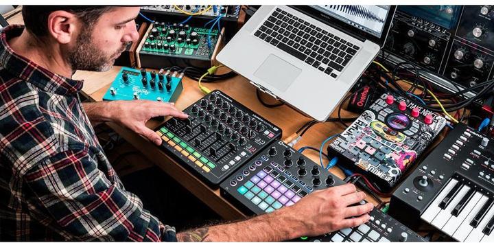 Produktbild novation LaunchControl XL (Controller)