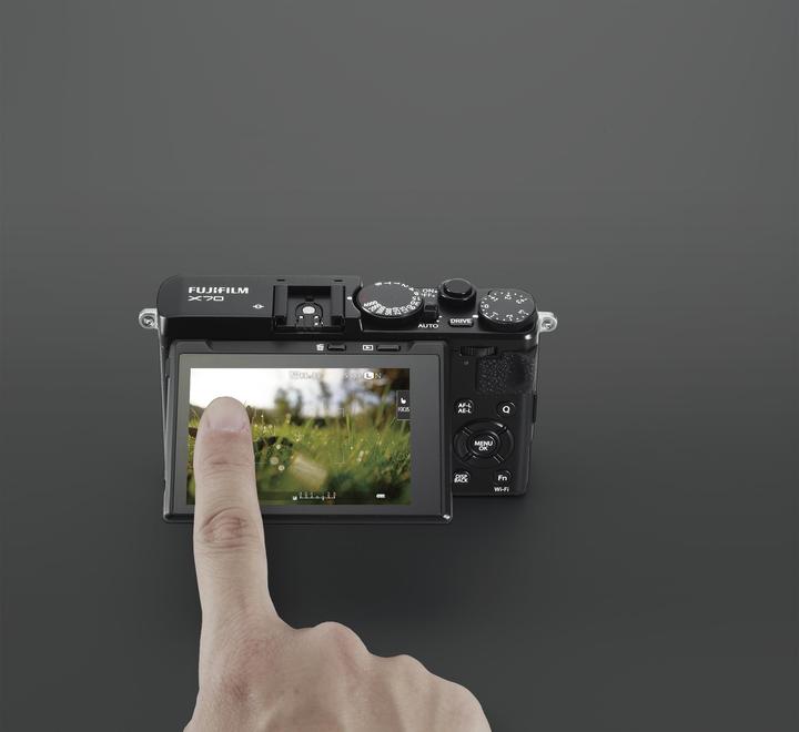 Actual product image Fujifilm X70 (16.30 Mpx, APS-C / DX)