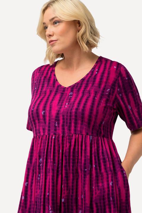 Image du produit Ulla Popken Robe trapèze en jersey à imprimé Batik, avec décolleté en V et manches courtes (62)