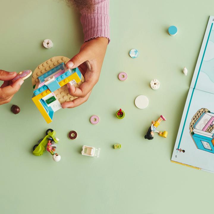 Actual product image LEGO 41723 Donut shop (LEGO Friends)