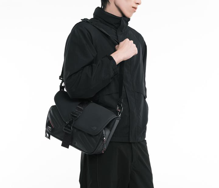 Actual product image ASUS BC3004 ROG SLASH SLING BAG 4.0