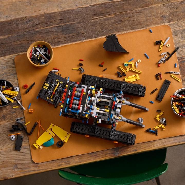 Actual product image LEGO 42215 ® TECHNIC Volvo EC500 Hybrid Excavator (42215, LEGO Technic)