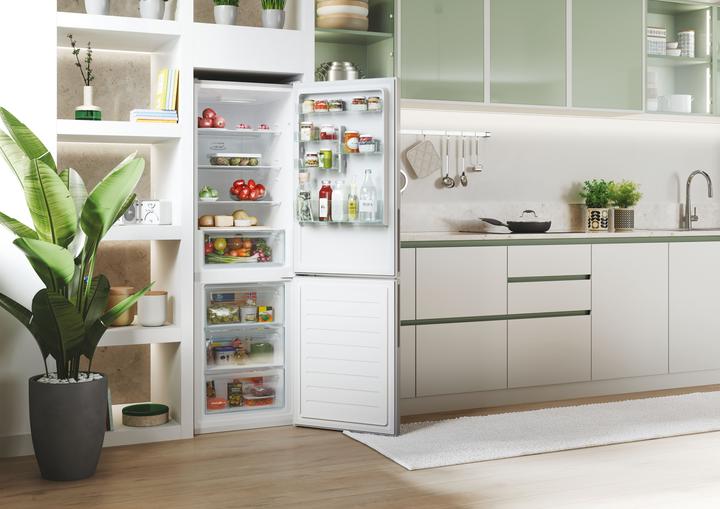 Actual product image Candy Fridge-freezer combination CCE4T618ES (341 l)