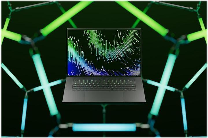 Immagine prodotto Razer Blade 16 i9-13950HX 16GB/1TB SSD 16" QHD 240Hz RTX4070 W11 (Intel Core i9-13950HX, 16 GB, 1000 GB, GeForce RTX 4070)