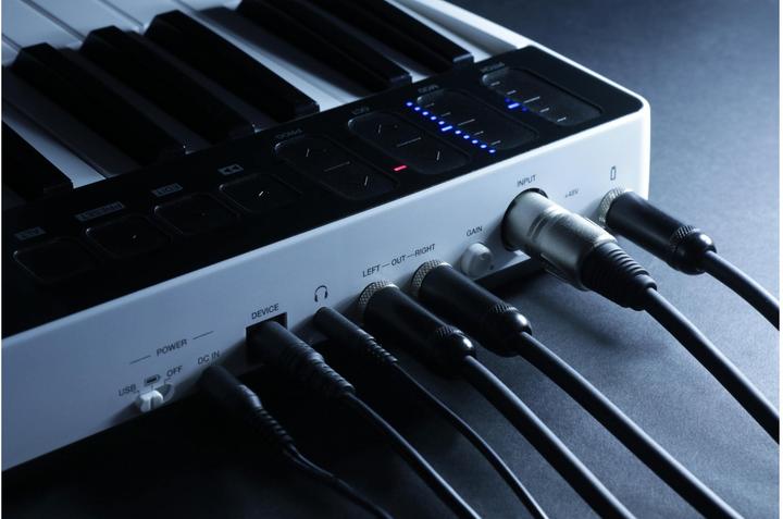 Actual product image IK Multimedia MIDI controller iRig Keys I/O (Keyboards)