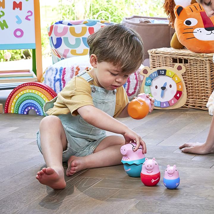 Produktbild Tomy Toomies E73526 Family-Nesting Daddy, Mummy & Peppa Pig George Rattle 18+ Months-Pouring Baby Ba