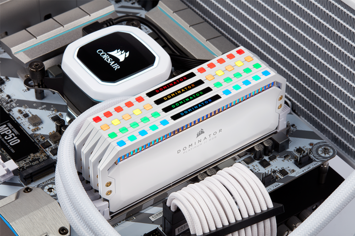 Image du produit Corsair Dominator Platinum RGB (2 x 16GB, 6200 MHz, RAM DDR5, DIMM)