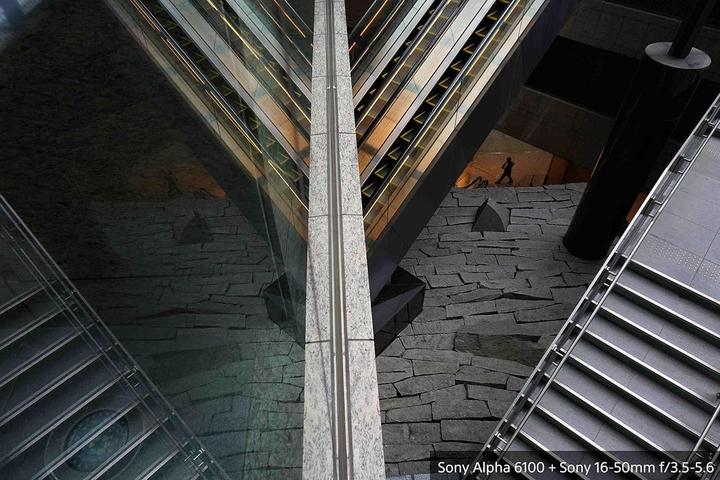 Image du produit Sony Alpha 6100 (16 - 50 mm, 24.20 Mpx, APS-C / DX)