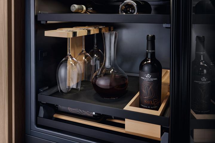 Immagine prodotto Miele KWTUS 7055 F Unterbau-Weintemperierschrank Obsidianschwarz Glas 12519500