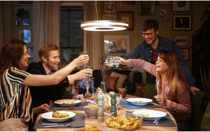 Produktbild Philips Hue Being Basis (3000 lm)