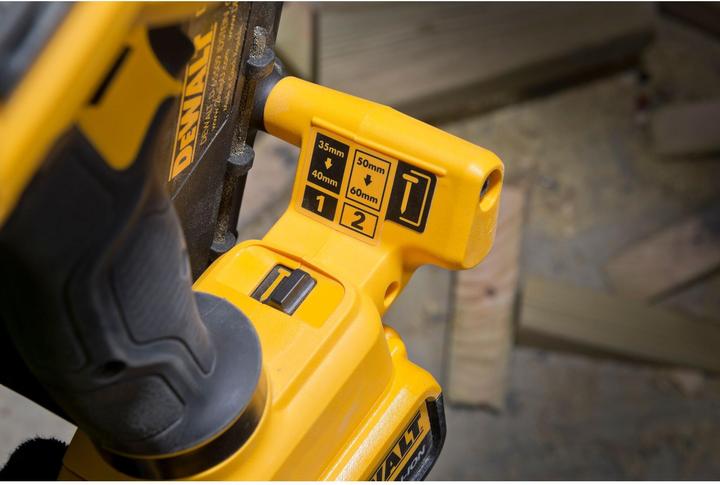 Actual product image DeWalt Vinegar DCN693N 18 V without battery and charger