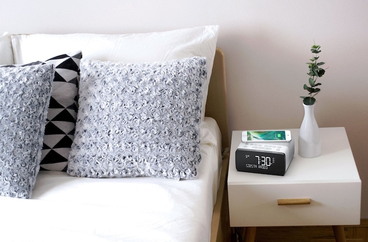 Actual product image Pure Siesta DAB clock radio with Wireless Charge