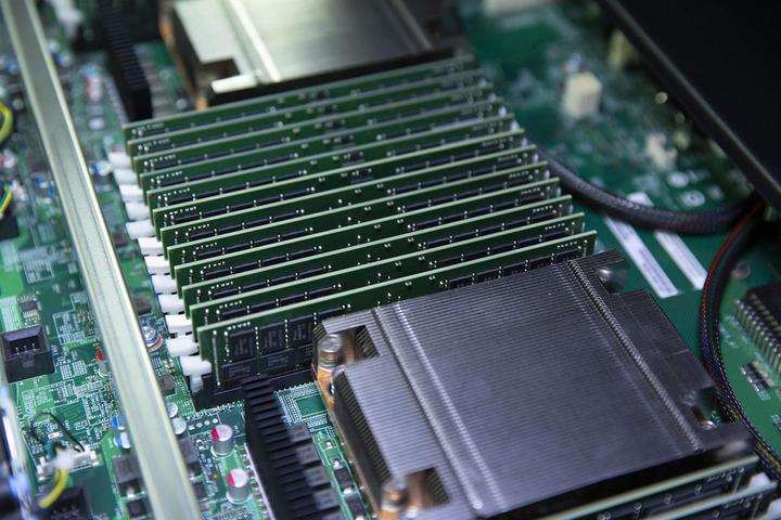 Produktbild Kingston DDR4-3200MHz Reg ECC x8 Module (1 x 32GB, 3200 MHz, DIMM)